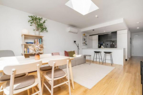Modern City Living - 1BR Apt in Vibrant Dickson
